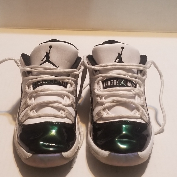 jordan retro 11 sneakers